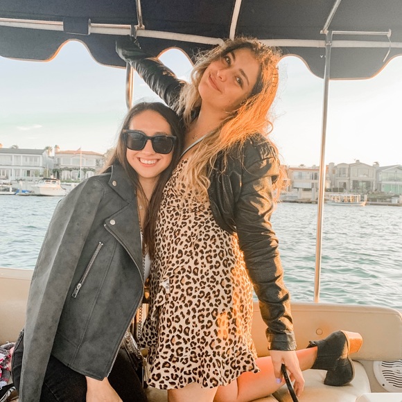 Meet your Posher, Michela Pags ⚡️💕 - Picture 6 of 7